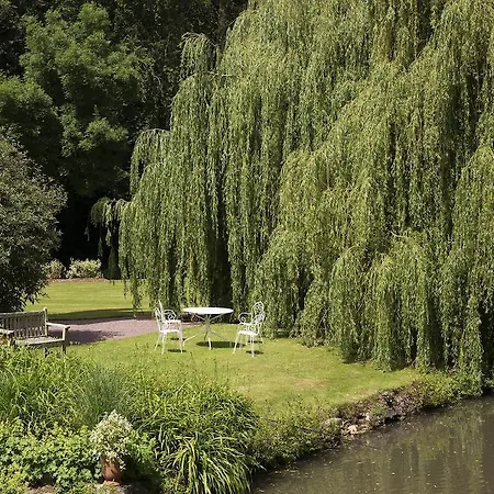 Chateau De Beneauville