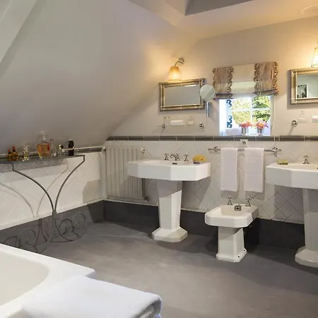 Chateau De Beneauville Petiville (Calvados)