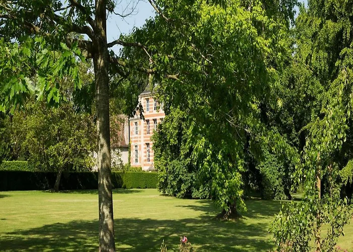 Chateau De Beneauville