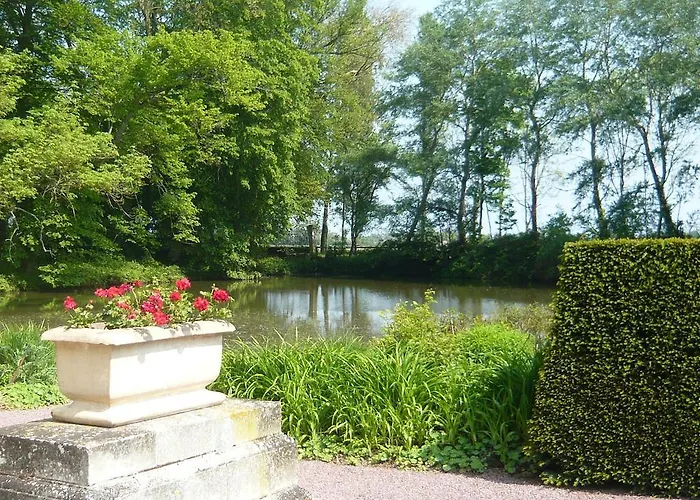 Alojamento de Acomodação e Pequeno-almoço Chateau De Beneauville *