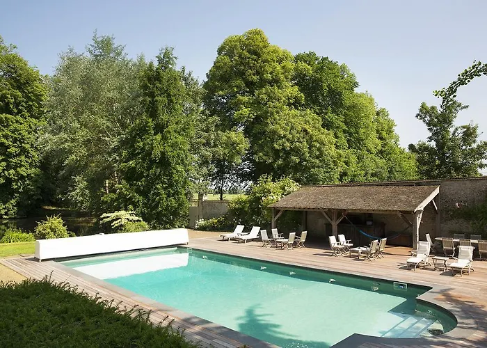 Alojamento de Acomodação e Pequeno-almoço Chateau De Beneauville *