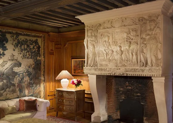 Chateau De Beneauville