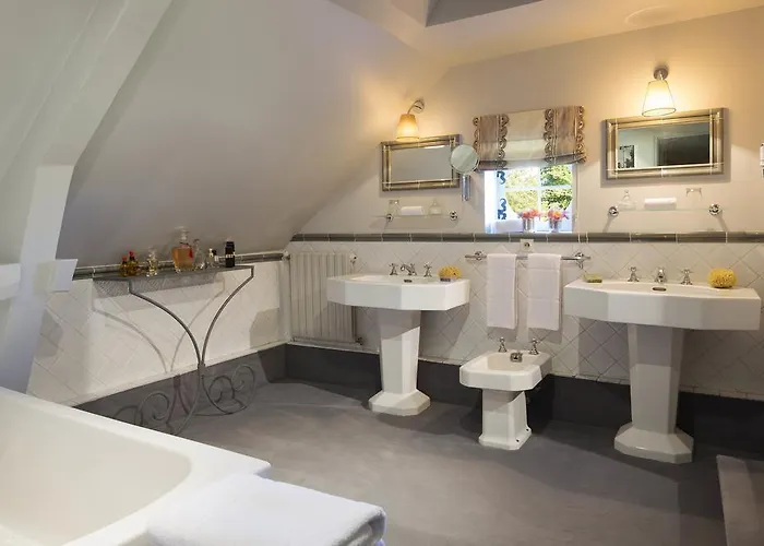 Chateau De Beneauville Petiville (Calvados)